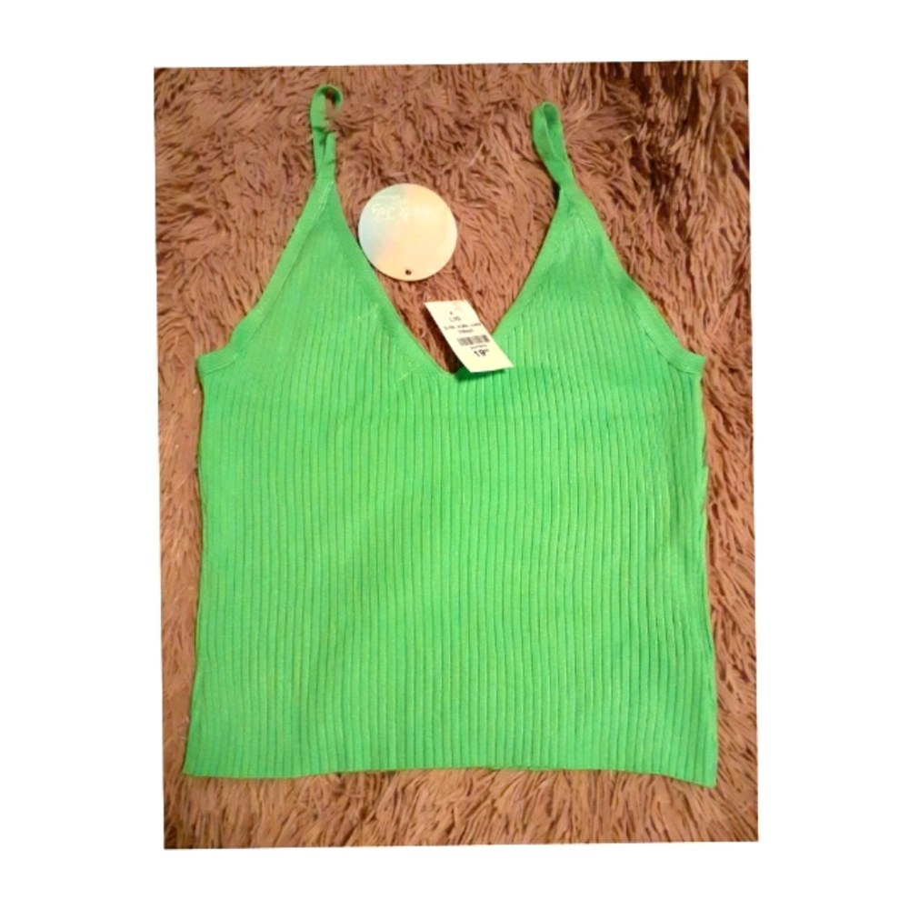 💗NWT Green Sweater Tank